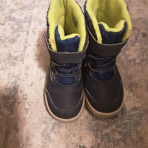 Kids  Merrell Navy and Lime Winter Boots Size 10M